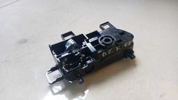 MAÇANETA INTERNA LADO ESQUERDO NISSAN KICKS 2020 2021