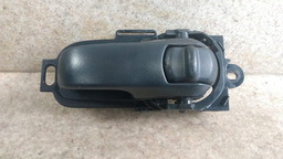 MAÇANETA INTERNA DIANTEIRA ESQUERDA NISSAN TIIDA 2007 2013