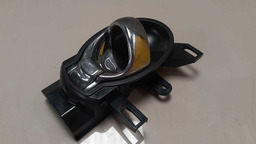 MAÇANETA INTERNA TRASEIRA ESQUERDA NISSAN MARCH 2014 A 2018