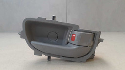 MAÇANETA INTERNA TRASEIRA DIREITA TOYOTA COROLLA 2017