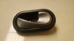 MAÇANETA INTERNA DIREITA RENAULT MEGANE 2007 A 2013
