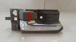 MAÇANETA INTERNA DIANTEIRA ESQUERDA TOYOTA HILUX 2015 (2)