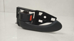 MAÇANETA INTERNA DIANTEIRA ESQUERDA TOYOTA RAV4 2010