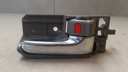 MAÇANETA INTERNA DIANTEIRA ESQUERDA TOYOTA COROLLA 2005