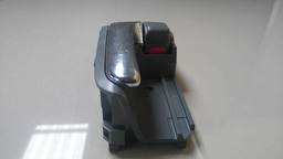 MAÇANETA INTERNA DIANTEIRO ESQUERDO TOYOTA HILUX 3.0 2015