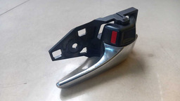 MAÇANETA INTERNA LADO DIREITO TOYOTA HILUX SW4 2.8 2017 2018