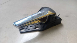 MAÇANETA INTERNA LADO DIREITO TOYOTA HILUX SW4 2.8 2017 2018