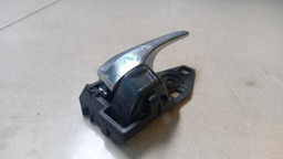 MAÇANETA INTERNA LADO DIREITO TOYOTA HILUX SW4 2.8 2017 2018