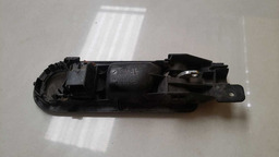 MAÇANETA INTERNA TRASEIRA ESQUERDA VW GOLF 1999 A 2007 (4)