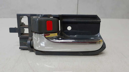 MAÇANETA INTERNA DIANTEIRA ESQUERDA TOYOTA HILUX 2015