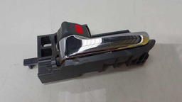 MAÇANETA INTERNA DIANTEIRA ESQUERDA TOYOTA HILUX 2015