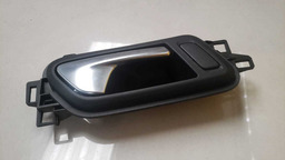 MAÇANETA INTERNA DIREITA VW AMAROK 2010 A 2015 (2)