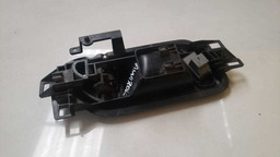 MAÇANETA INTERNA DIANTEIRA ESQUERDA VW AMAROK 2010 A 2015