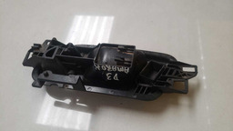 MAÇANETA INTERNA DIREITA VW AMAROK 2010 A 2015 (3)