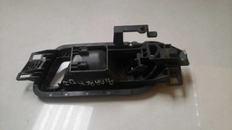 MAÇANETA INTERNA DIREITA VW AMAROK 2010 A 2015