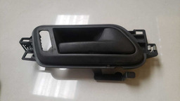 MAÇANETA INTERNA DIREITA VW AMAROK 2010 A 2015