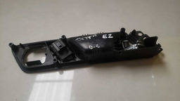 MAÇANETA INTERNA DIANTEIRA ESQUERDA VW JETTA 2012 A 2016 (2)