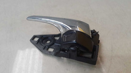 MAÇANETA INTERNA TRASEIRA ESQUERDA TOYOTA HILUX 2021