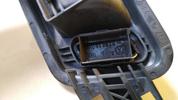 MAÇANETA INTERNA DIANTEIRA DIREITA VW AMAROK 2015 A 2018