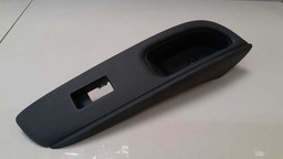 MOLDURA BOTÃO VIDRO ELÉTRICO D D NISSAN VERSA 2013 ORIGINAL