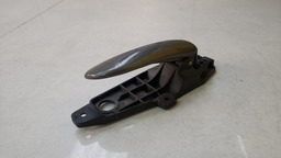 MAÇANETA INTERNA LADO DIREITO FIAT STILO 2003 A 2011