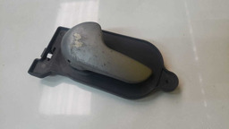 MAÇANETA INTERNA ESQUERDA FORD FIESTA 2004 A 2011 (2)