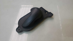 MAÇANETA INTERNA DIREITA FORD FIESTA 2004 A 2011 (2)