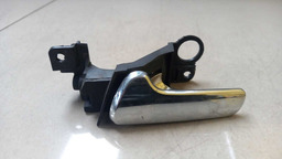 MAÇANETA INTERNA TRASEIRA LADO ESQUERDO GM ASTRA 2004 2005