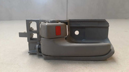 MAÇANETA INTERNA DIANTEIRA ESQUERDA TOYOTA COROLLA 2002-2005