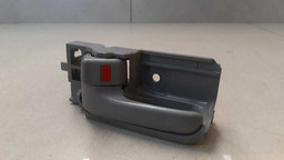 MAÇANETA INTERNA DIANTEIRA ESQUERDA TOYOTA COROLLA 2002-2005