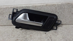 MAÇANETA INTERNA TRASEIRA ESQUERDA VW AMAROK 2013 ORIGINAL