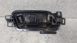 MAÇANETA INTERNA TRASEIRA ESQUERDA VW AMAROK 2013 ORIGINAL