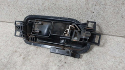 MAÇANETA INTERNA TRASEIRA ESQUERDA VW AMAROK 2013 ORIGINAL