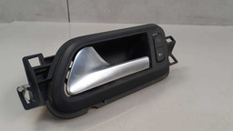 MAÇANETA INTERNA DIANTEIRA ESQUERDA VW AMAROK 2018 ORIGINAL