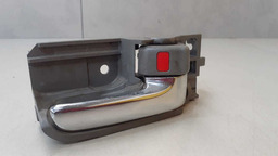 MAÇANETA INTERNA TRASEIRA DIREITA TOYOTA COROLLA 2005 A 2008