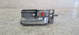 MAÇANETA INTERNA DIANTEIRA DIREITA TOYOTA COROLLA 2005 2008