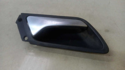 MAÇANETA INTERNA TRASEIRA DIREITO VW JETTA TSI 2.0 2012 2013