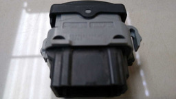 BOTÃO TRAVA PORTA RENAULT DUSTER 2.0 2013
