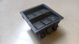 BOTÃO COMANDO PISCA TAMPA TRASEIRA TOYOTA HILUX 2017 2018