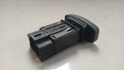 BOTÃO PISCA ALERTA RENAULT DUSTER 2012 