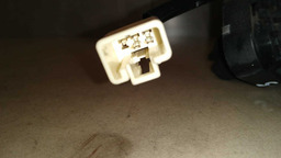 MAÇANETA TAMPA TRASEIRA MITSUBISHI OUTLANDER 2015