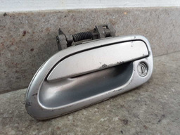 MAÇANETA EXTERNA D E SUBARU LEGACY COM DETALHE 1998