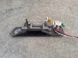 MAÇANETA EXTERNA DIANTEIRA DIREITA MITSUBISHI PAJERO TR4 010