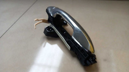 MAÇANETA EXTERNA TRASEIRA DIREITO TOYOTA HILUX SW4 2017 2018