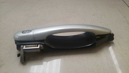 MAÇANETA EXTERNA DIANTEIRA ESQUERDA FIAT STRADA 2019 2020