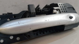 MAÇANETA EXTERNA DIANTEIRO DIREITO RENAULT FLUENCE 2015