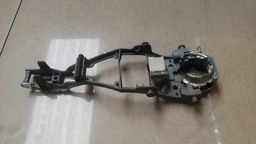 CAVALETE MAÇANETA EXTERNA DIANTEIRA ESQUERDA JETTA 2007 2008