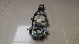 CAVALETE MAÇANETA EXTERNA DIANTEIRA ESQUERDA JETTA 2007 2008