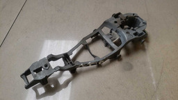 CAVALETE MAÇANETA EXTERNA DIANTEIRA ESQUERDA JETTA 2007 2008