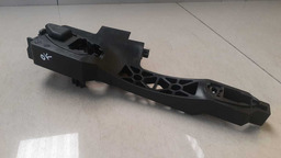 CAVALETE MAÇANETA TRASEIRA DIREITA HYUNDAI HB20 2020 A 2021